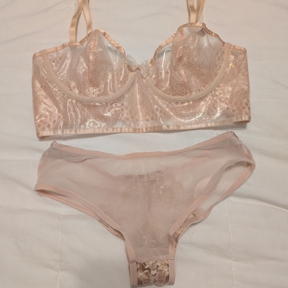 Savage X Fenty Vinyl and Lace Lingerie Set in Peach, Small